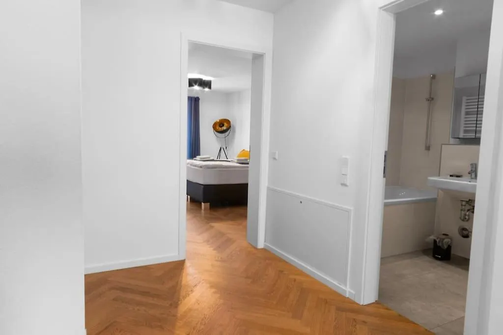Luxus Im Zentrum Fuer 6 Personen Mit 3 Zimmern, Balkon, Parkplatz, Wlan Apartment Dresden