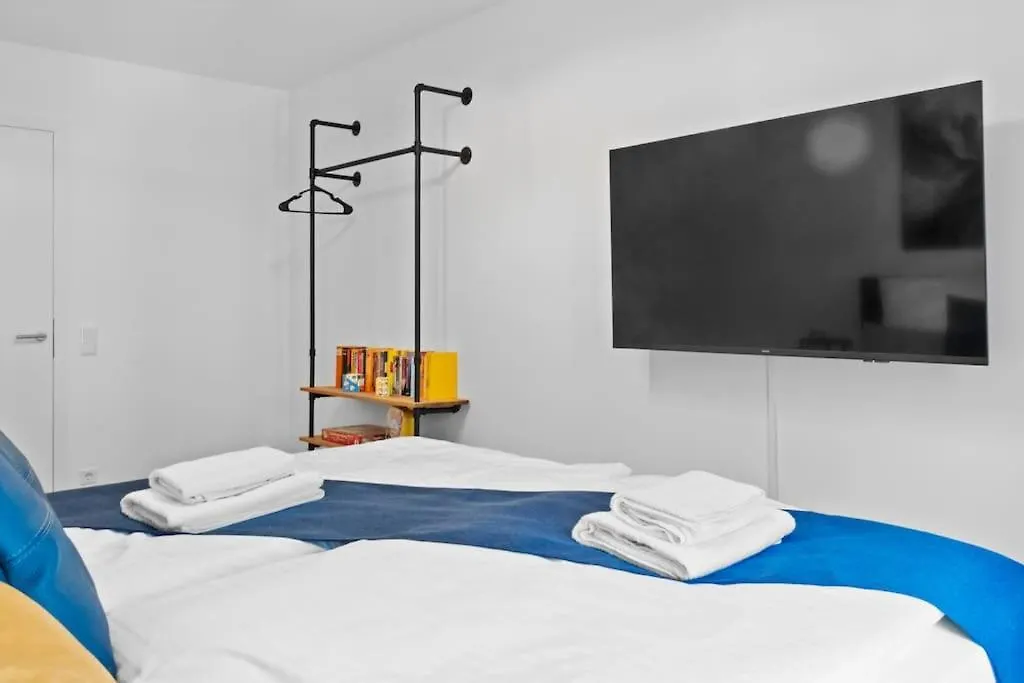 Luxus Im Zentrum Fuer 6 Personen Mit 3 Zimmern, Balkon, Parkplatz, Wlan Apartment Dresden 0*,  Germany
