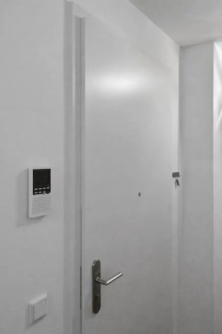 Luxus Im Zentrum Fuer 6 Personen Mit 3 Zimmern, Balkon, Parkplatz, Wlan Apartment Dresden 0*,
