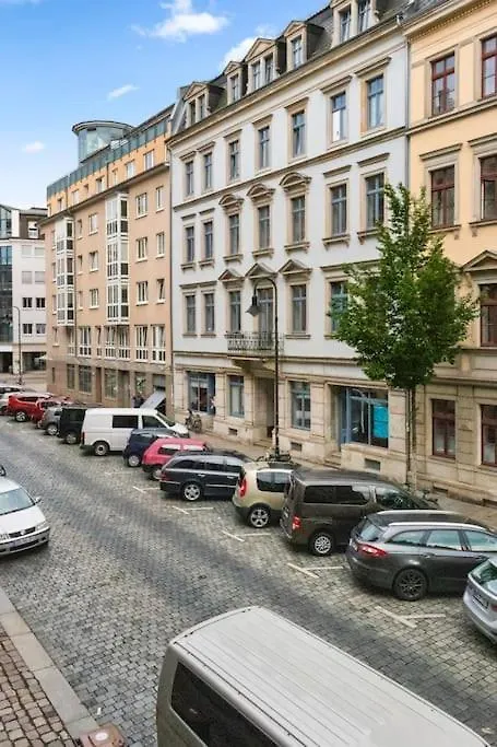 Luxus Im Zentrum Fuer 6 Personen Mit 3 Zimmern, Balkon, Parkplatz, Wlan Apartment Dresden