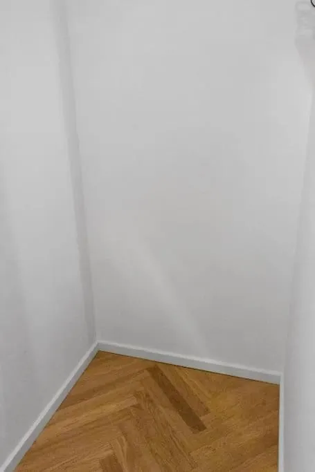 Luxus Im Zentrum Fuer 6 Personen Mit 3 Zimmern, Balkon, Parkplatz, Wlan Apartment Dresden Germany