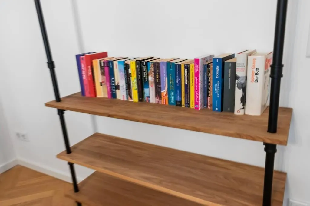 Luxus Im Zentrum Fuer 6 Personen Mit 3 Zimmern, Balkon, Parkplatz, Wlan Apartment Dresden 0*,  Germany