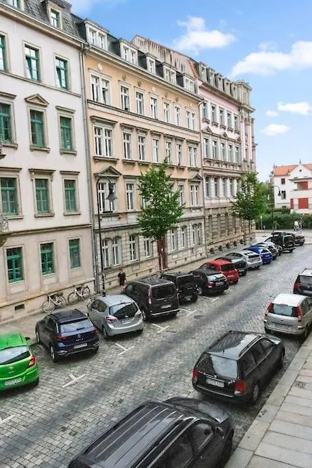 Luxus Im Zentrum Fuer 6 Personen Mit 3 Zimmern, Balkon, Parkplatz, Wlan Apartment Dresden 0*,  Germany