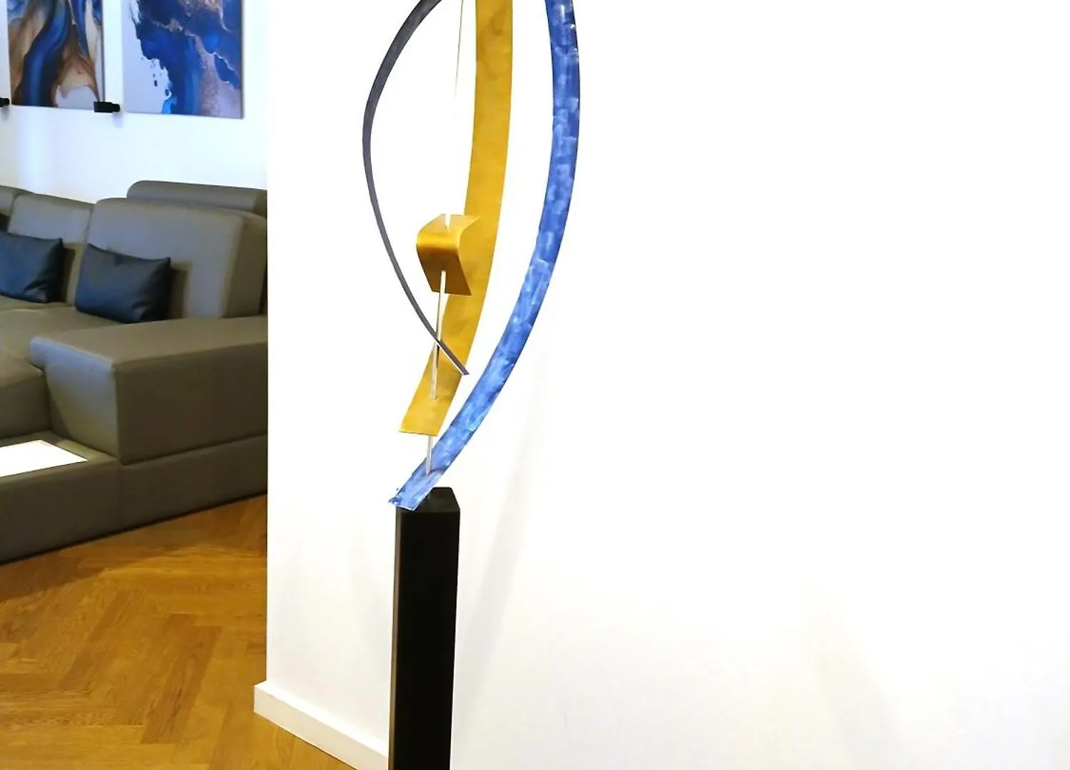 Luxus Im Zentrum Fuer 6 Personen Mit 3 Zimmern, Balkon, Parkplatz, Wlan Apartment Dresden